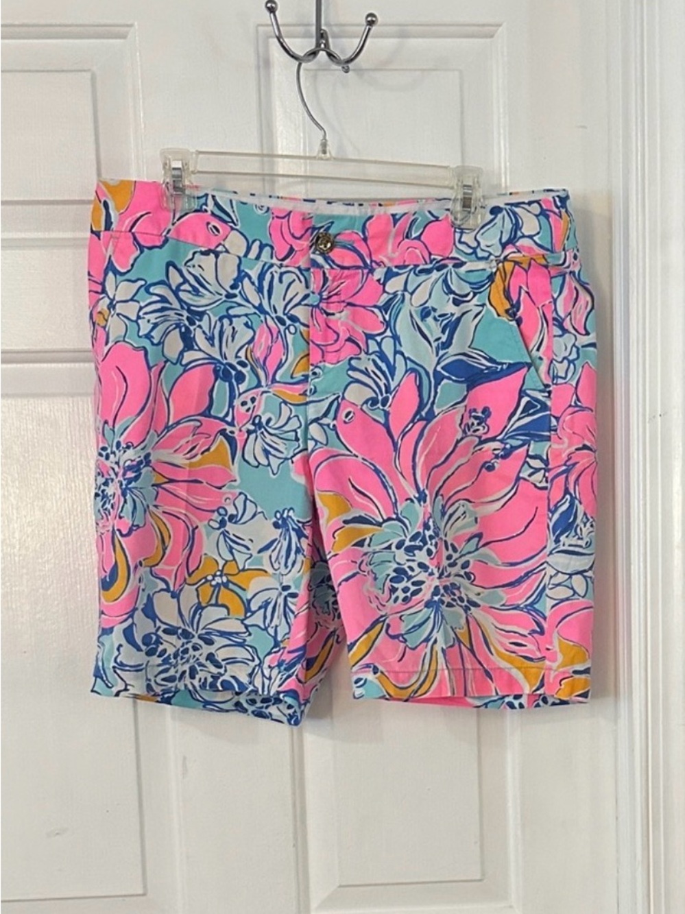 Women’s Lilly Pulitzer Chipper Bermuda Hot Pink
Seaside Aqua Breezy  Shorts
